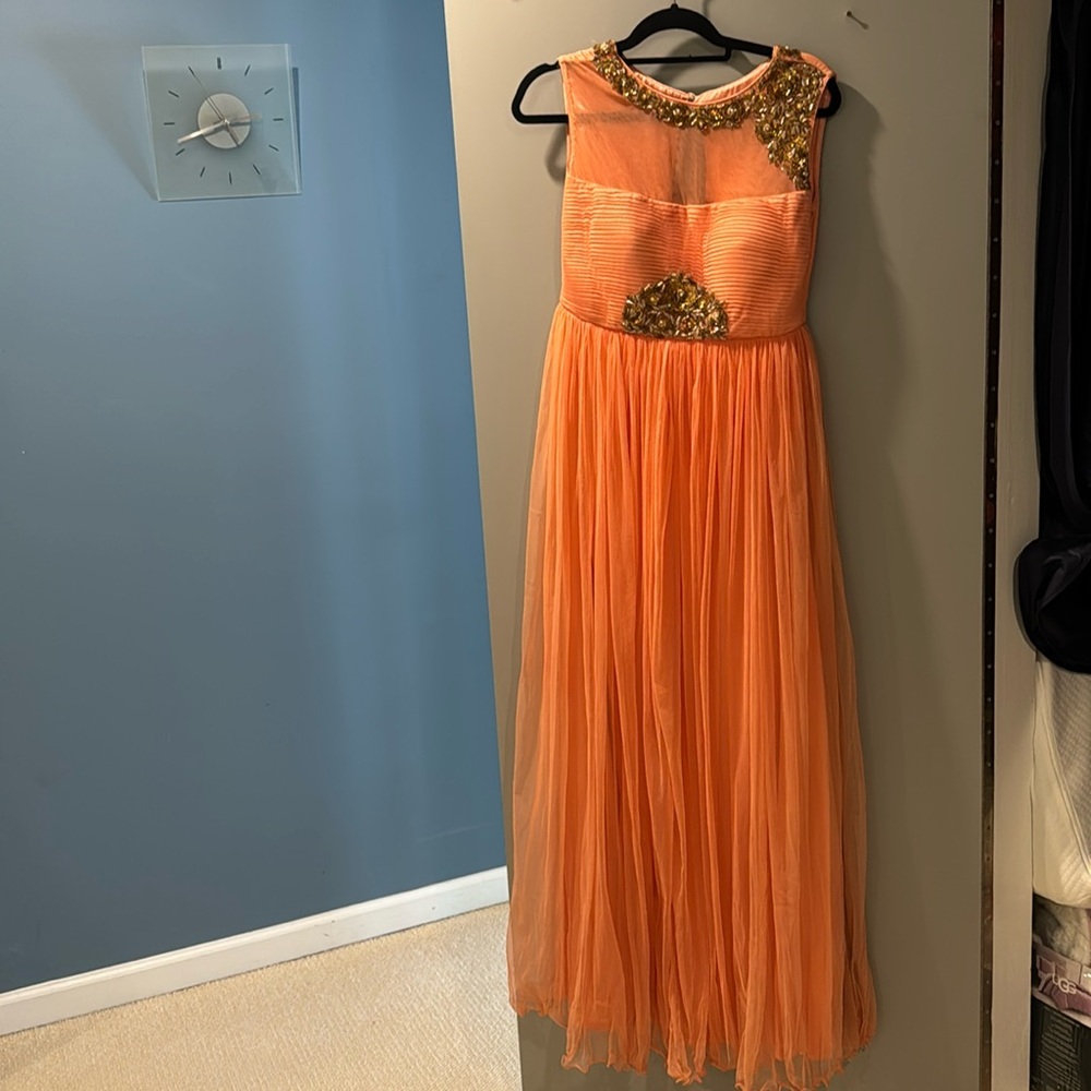 Indian style gown. Floor length. Sleeveless. Size M